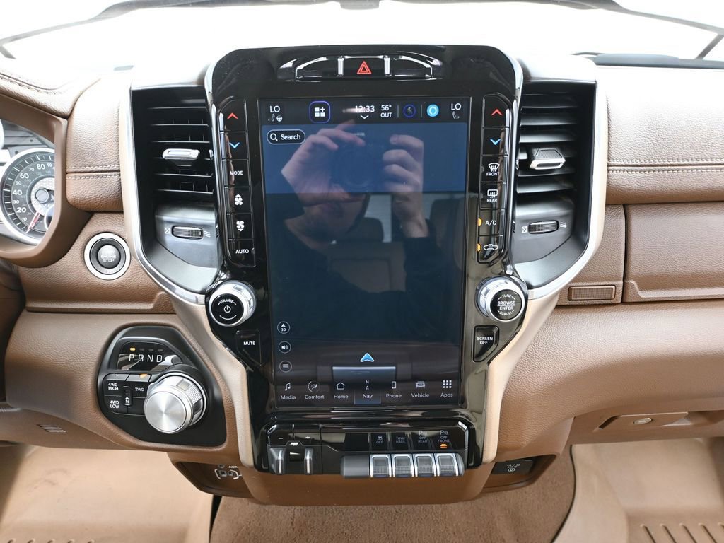 Used 2022 RAM 2500 Laramie w/ Body Color Bumper Group image 32