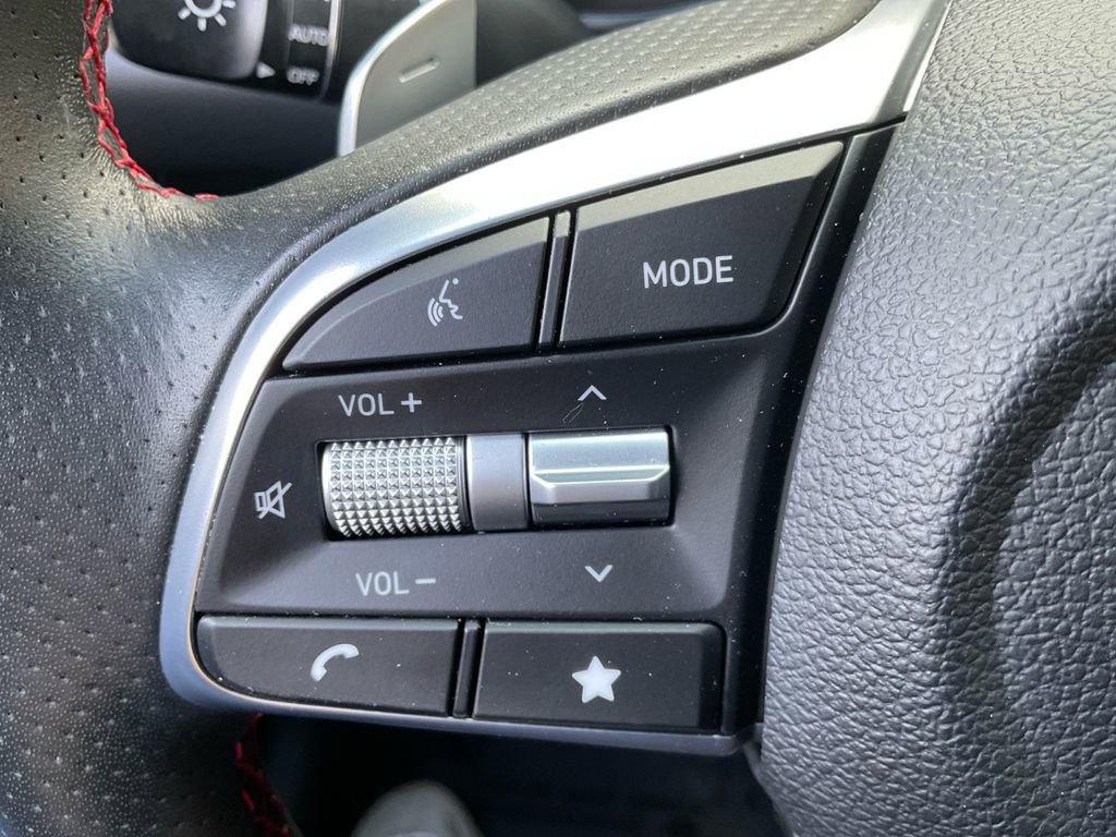 Used 2023 Genesis G70 2.0T w/ Sport Prestige Package image 33