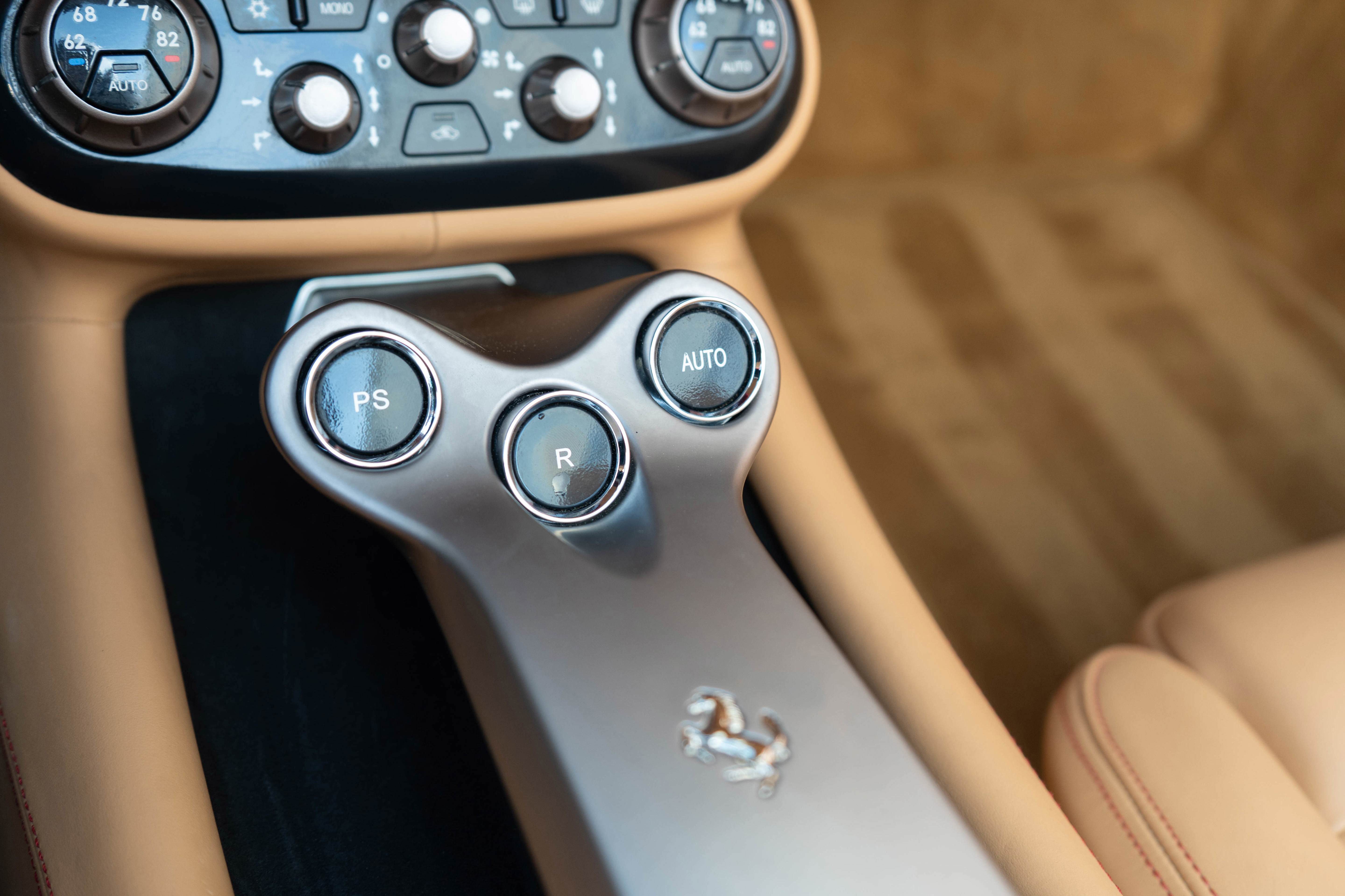 Used 2010 Ferrari California RWD image 26