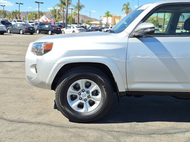 Used 2024 Toyota 4Runner SR5 Premium w/ Moonroof Package RWD image 24