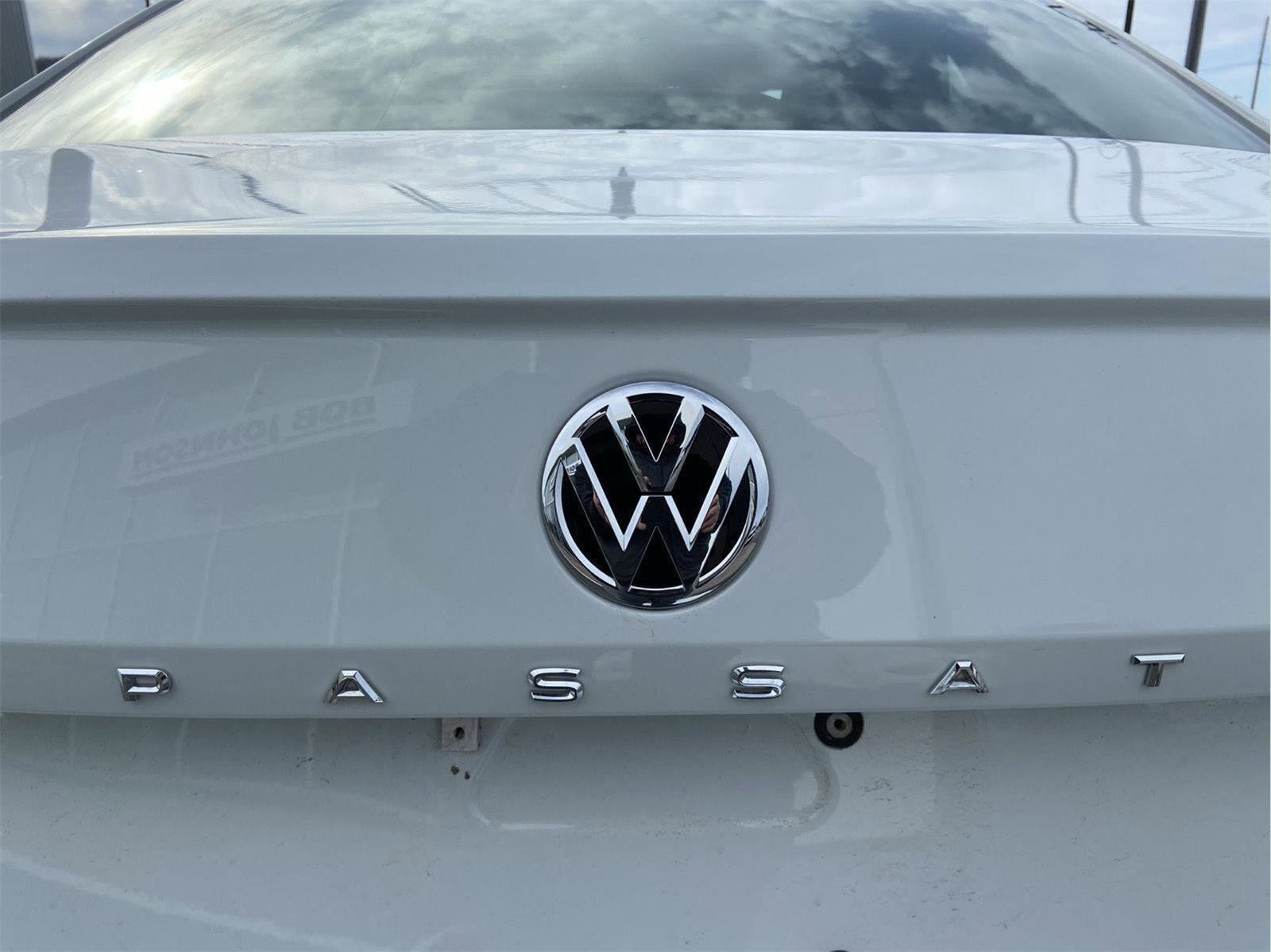 Used 2020 Volkswagen Passat 2.0T SE image 12