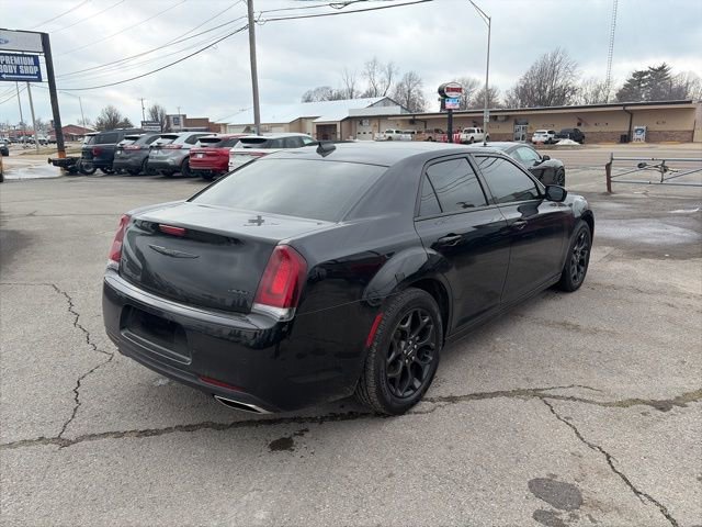 Used 2021 Chrysler 300 Touring L image 6