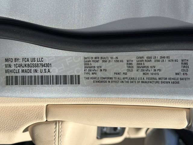 Certified 2025 Jeep Grand Cherokee L Limited w/ Luxury Tech Group II AWD/4WD image 37