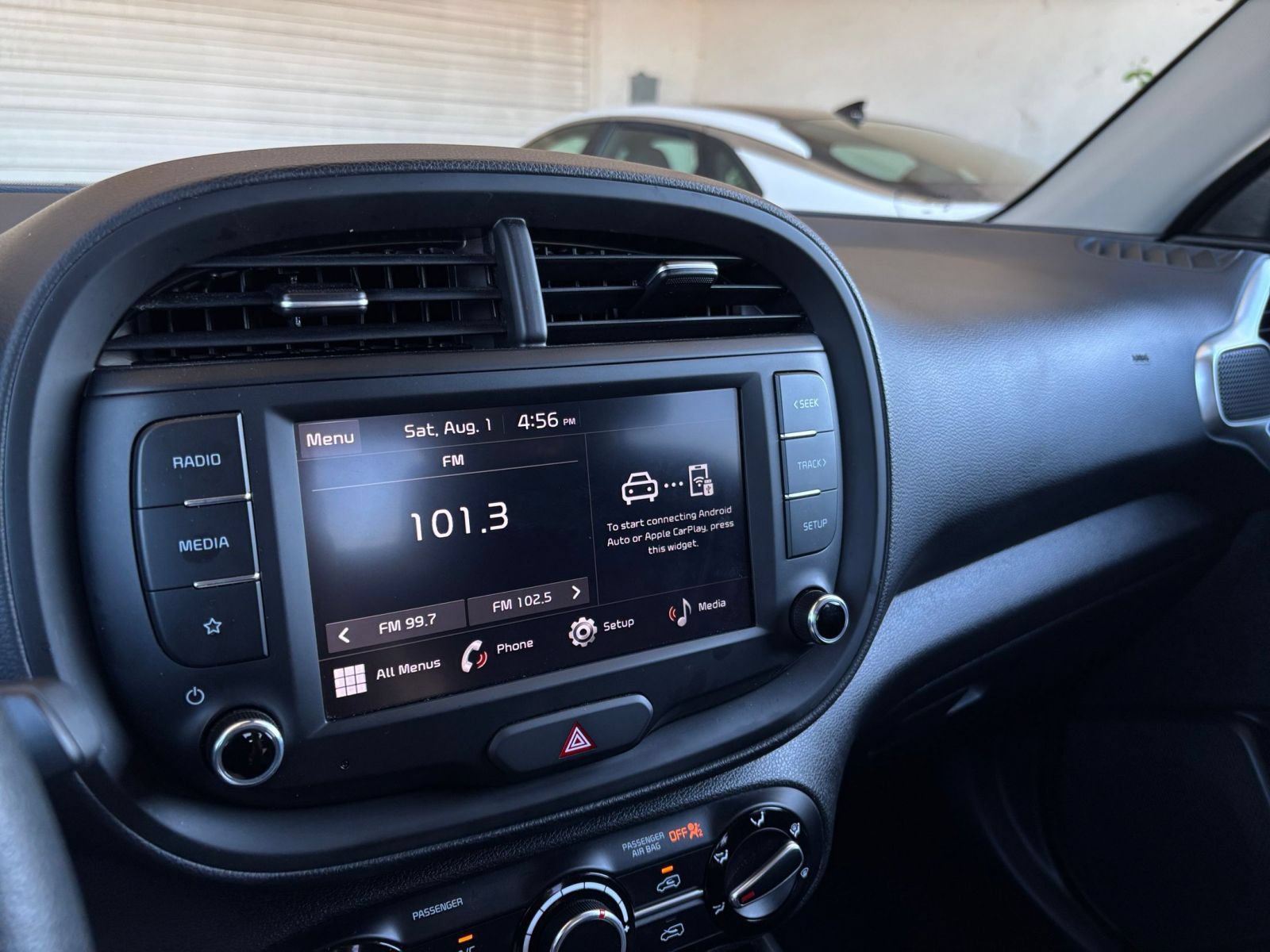 Used 2025 Kia Soul LX w/ LX Technology Package FWD image 20