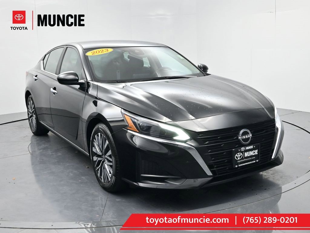 Used 2023 Nissan Altima 2.5 SV