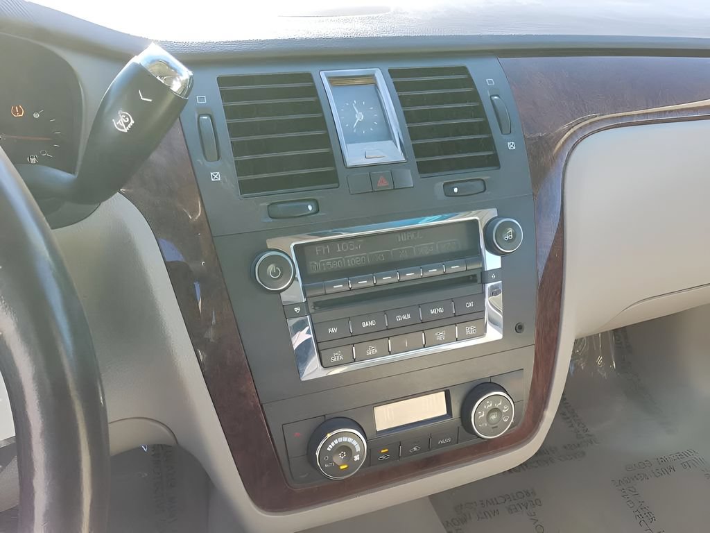 Used 2007 Cadillac DTS Luxury I w/ Sun And Sound Package FWD image 13