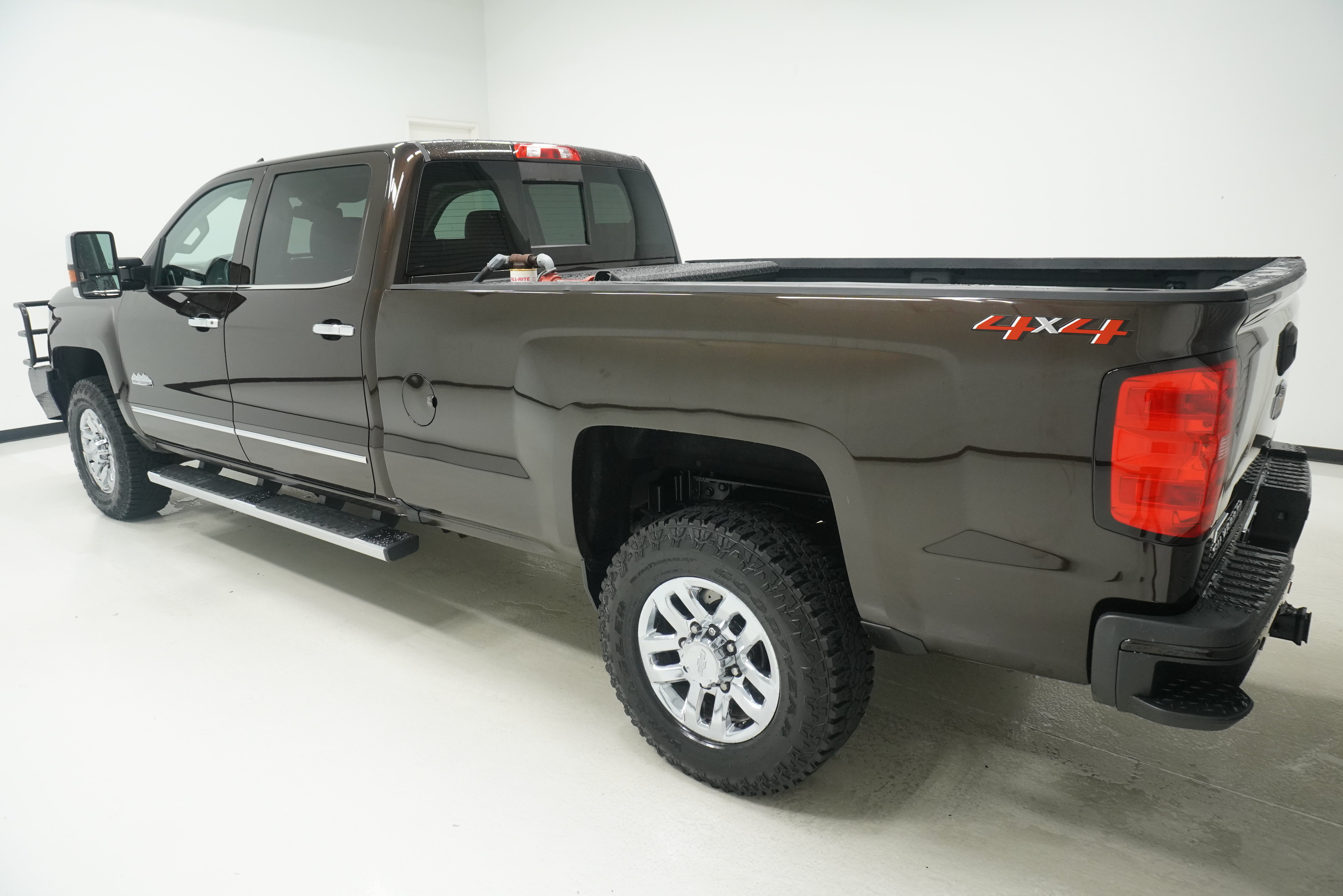 Used 2018 Chevrolet Silverado 3500 High Country w/ Duramax Plus Package AWD/4WD image 5