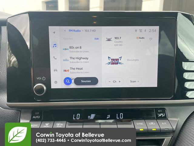 Used 2025 Toyota Camry SE FWD image 18