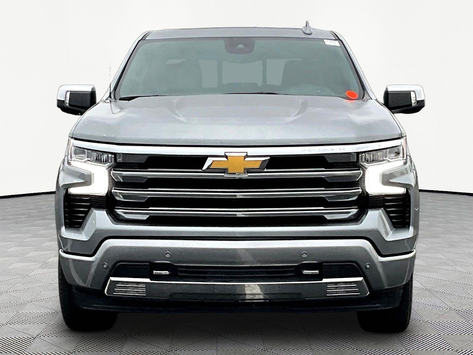 Used 2024 Chevrolet Silverado 1500 High Country w/ High Country Premium Package AWD/4WD image 2