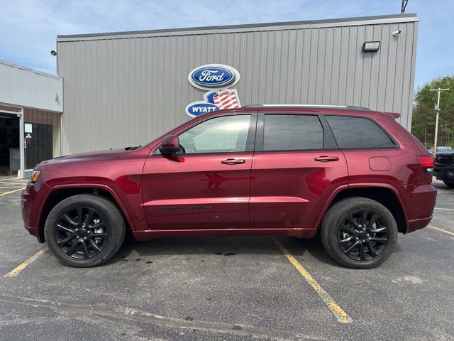 Used 2021 Jeep Grand Cherokee Altitude AWD/4WD image 2
