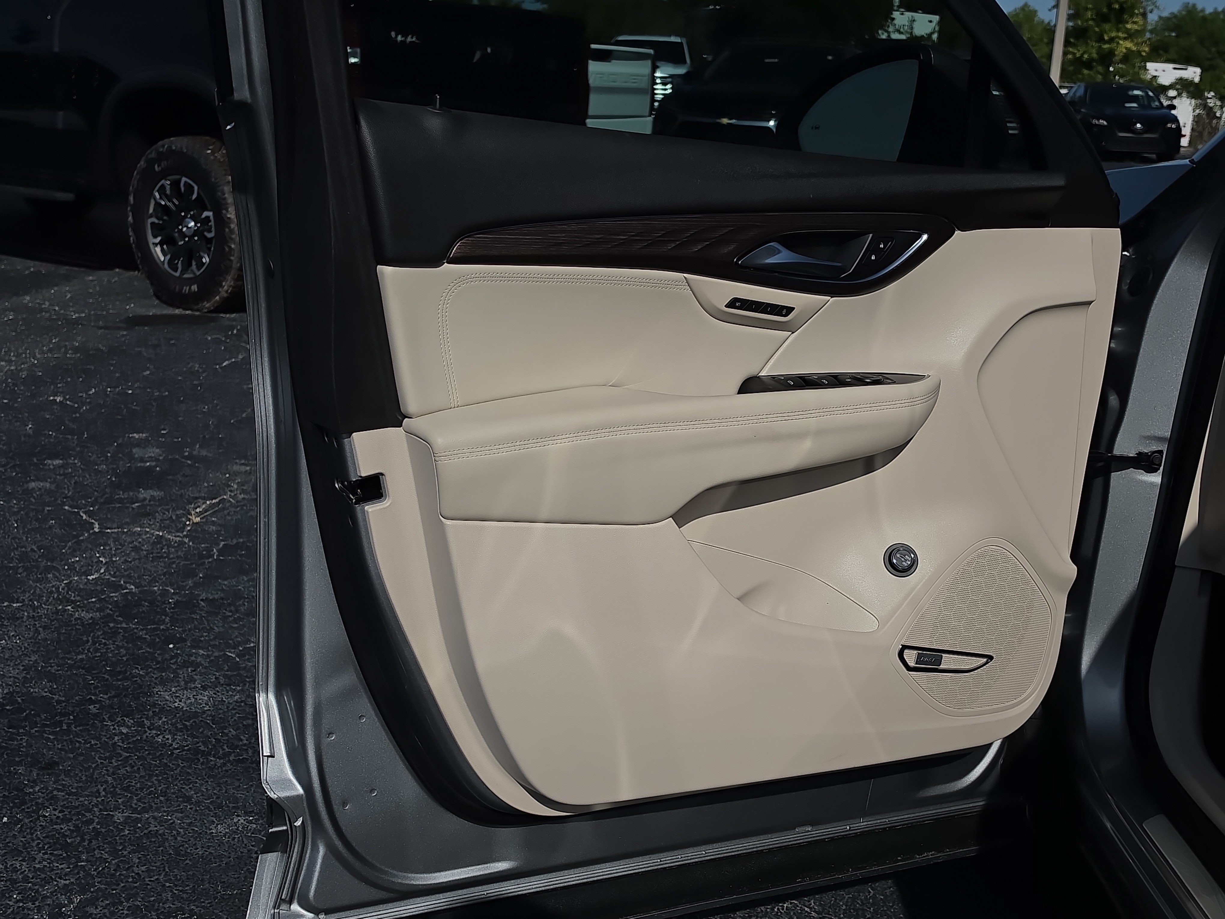 Certified 2023 Buick Envision Avenir FWD image 17