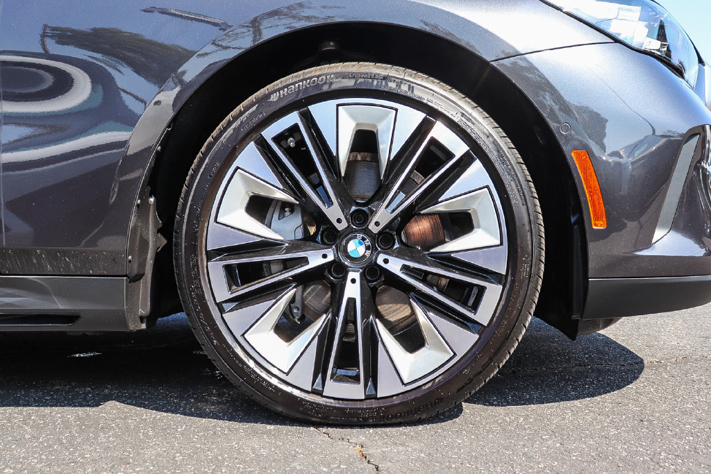 Used 2027 BMW 540i xDrive AWD/4WD image 9