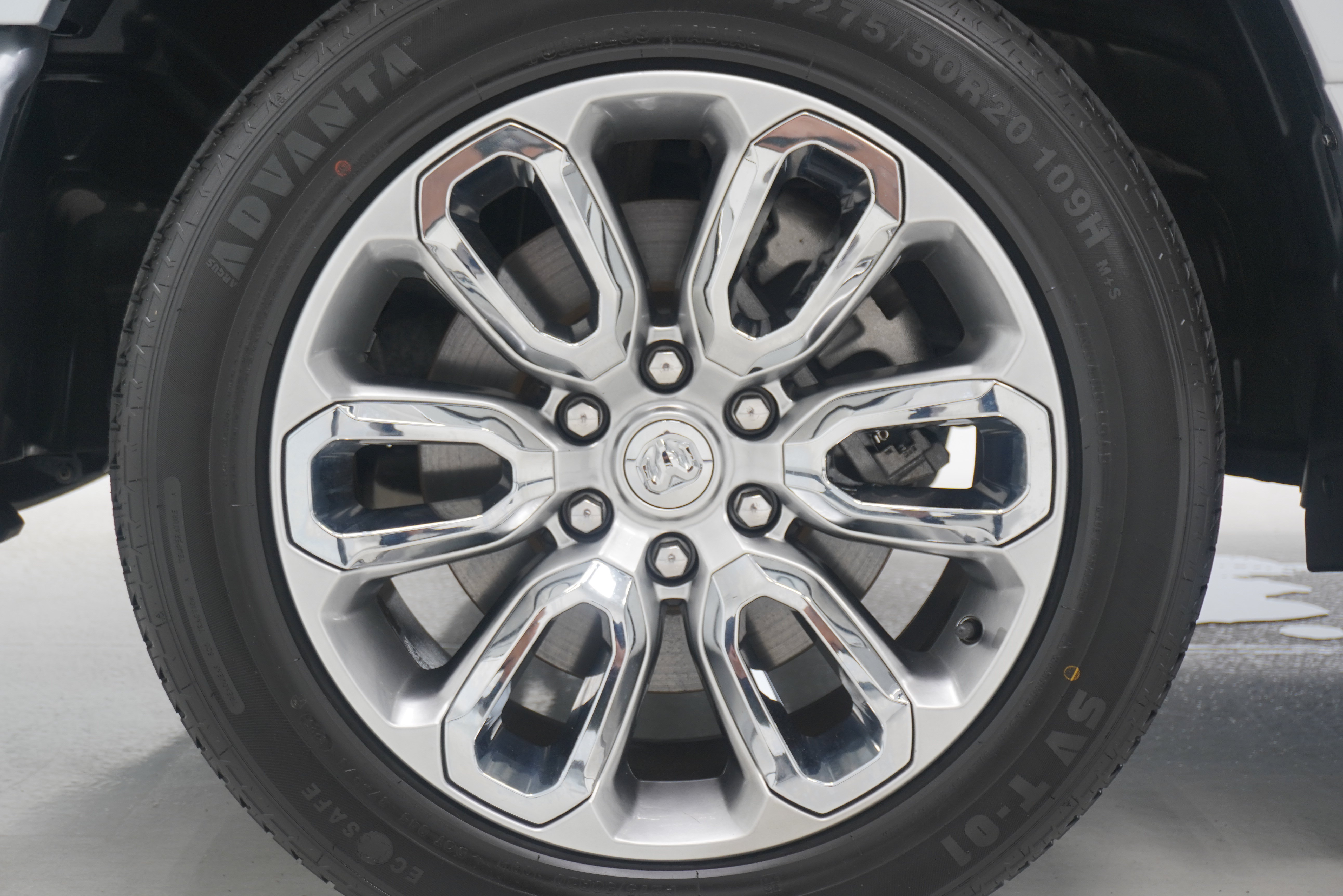 Used 2023 RAM 1500 Laramie AWD/4WD image 32