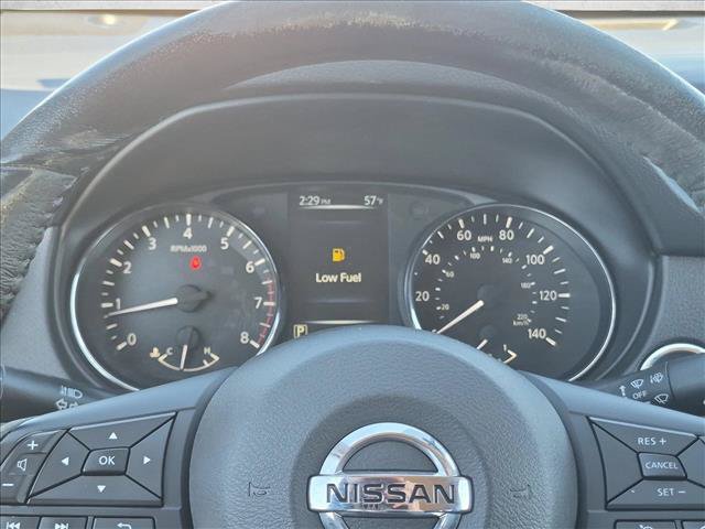 Used 2017 Nissan Rogue SV FWD image 11