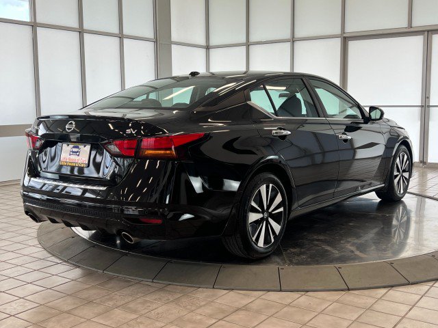Used 2022 Nissan Altima 2.5 SV w/ SV Premium Package FWD image 7