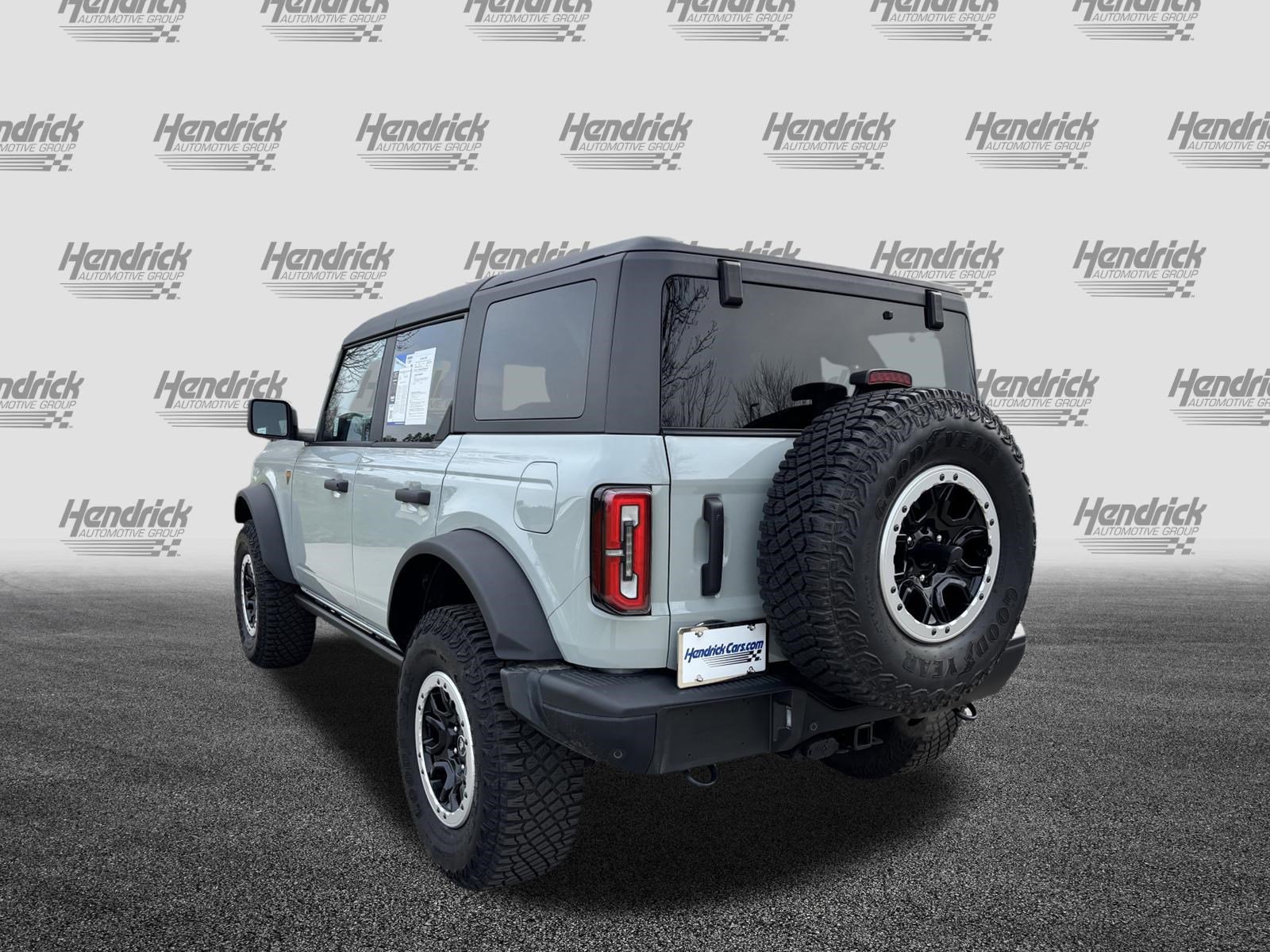 Used 2024 Ford Bronco Badlands image 8