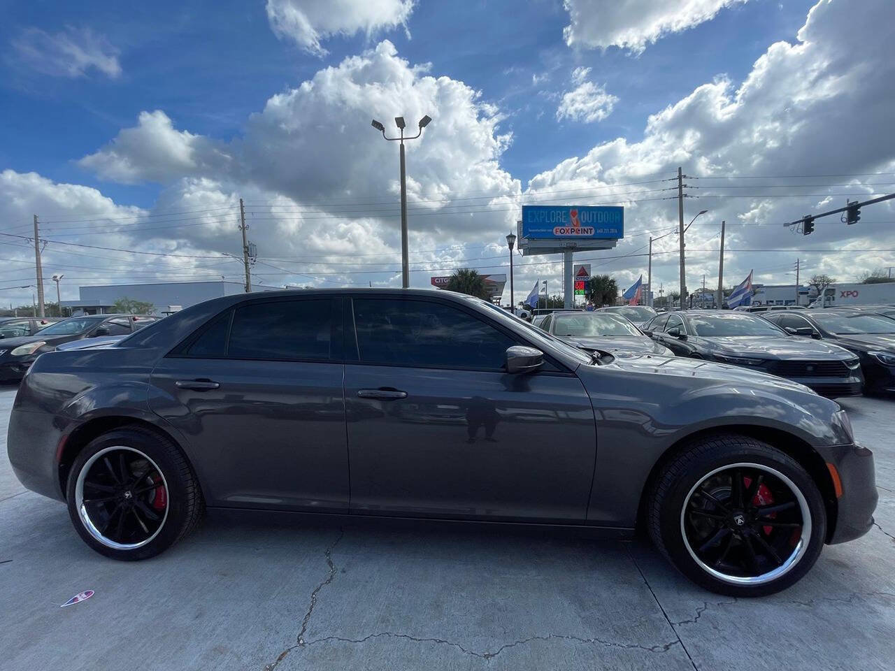 Used 2019 Chrysler 300 S image 11