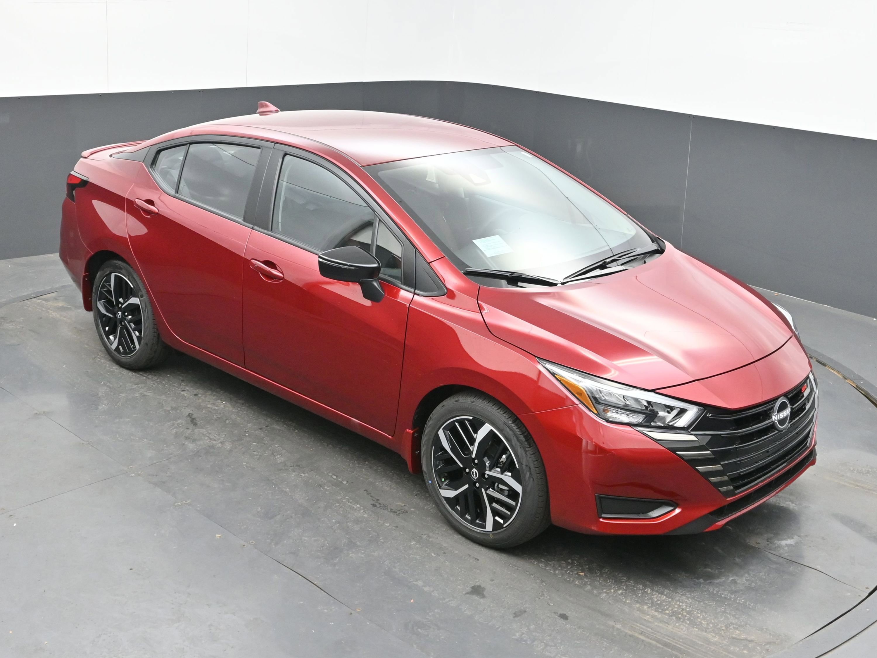 New 2025 Nissan Versa SR w/ Trunk Package image 29