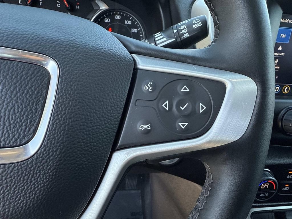 Used 2024 GMC Terrain SLT image 37