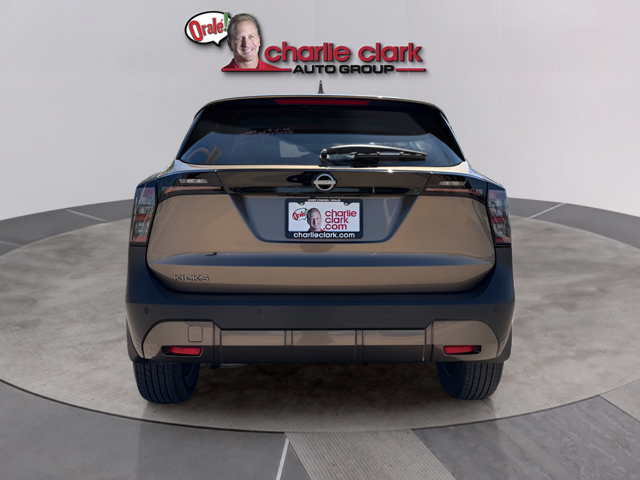Certified 2025 Nissan Kicks SV FWD image 4