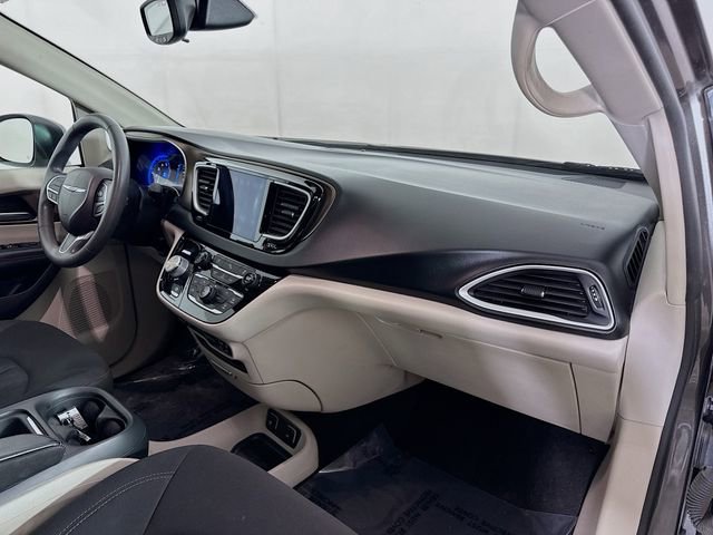 Used 2017 Chrysler Pacifica Touring Plus w/ Tire & Wheel Group image 28