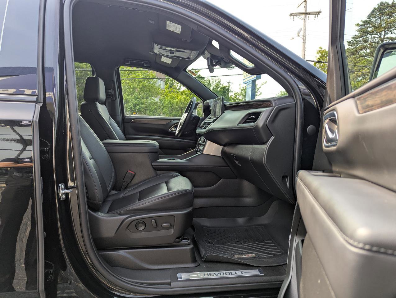 Used 2023 Chevrolet Tahoe Z71 AWD/4WD image 30