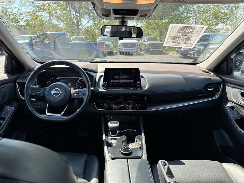 Used 2023 Nissan Rogue SV w/ SV Premium Package image 10