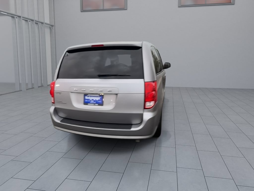 Used 2016 Dodge Grand Caravan SE FWD image 8