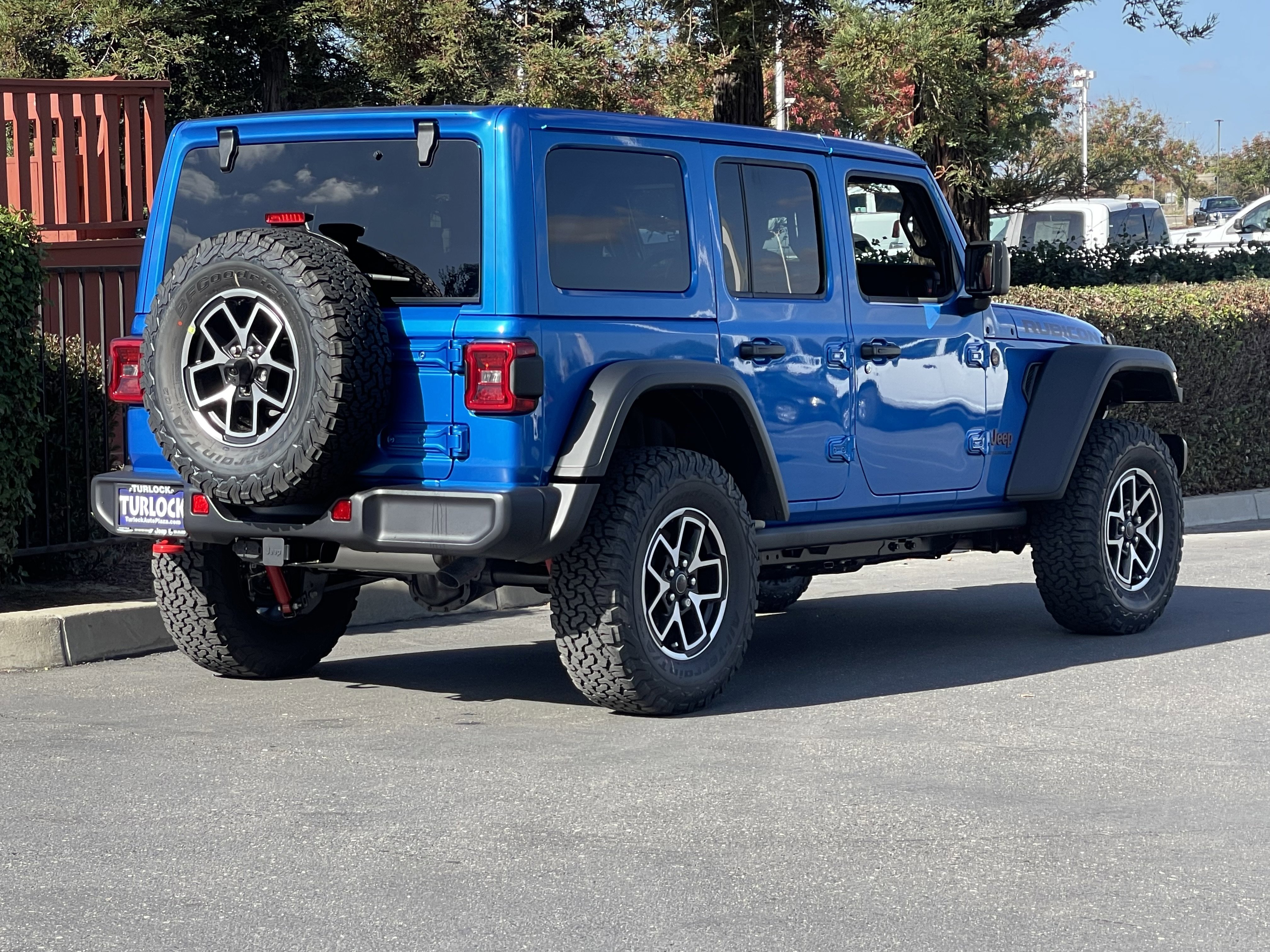 New 2026 Jeep Wrangler Unlimited Rubicon w/ Technology Group image 9