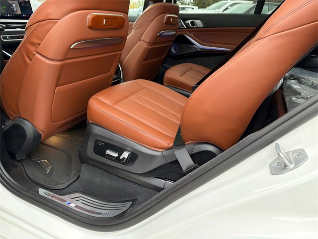Used 2025 BMW X7 M60i image 22