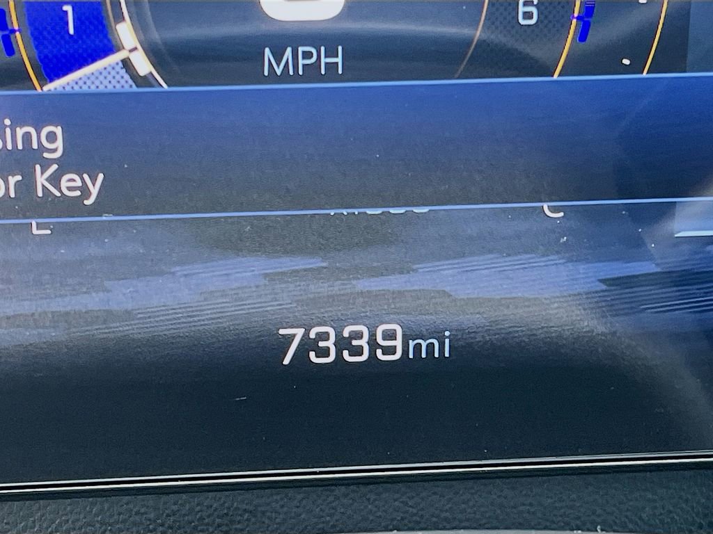 Used 2025 Chevrolet Traverse LT w/ Driver Confidence Package AWD/4WD image 12