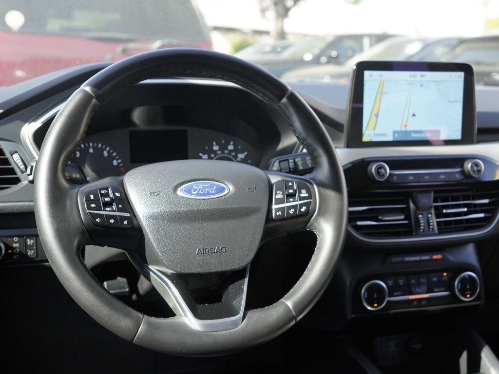 Used 2022 Ford Escape SE w/ SE Sport Appearance Package image 22