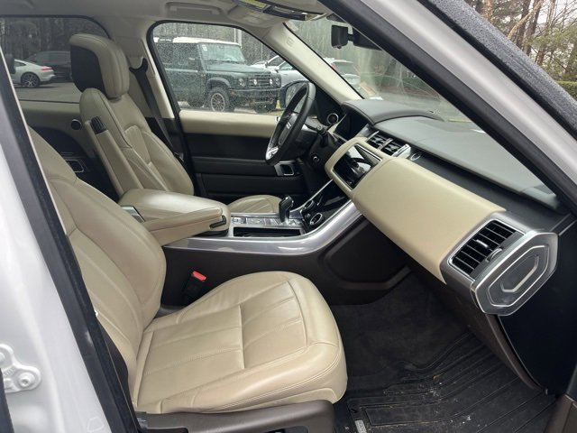 Used 2020 Land Rover Range Rover Sport HSE image 11