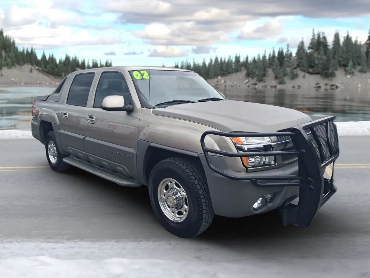 Used 2002 Chevrolet Avalanche 2500 w/ Convenience Pkg AWD/4WD image 1