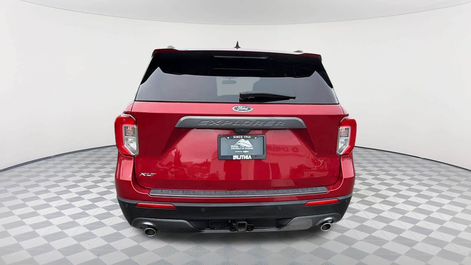 Used 2022 Ford Explorer XLT w/ Equipment Group 202A RWD image 6