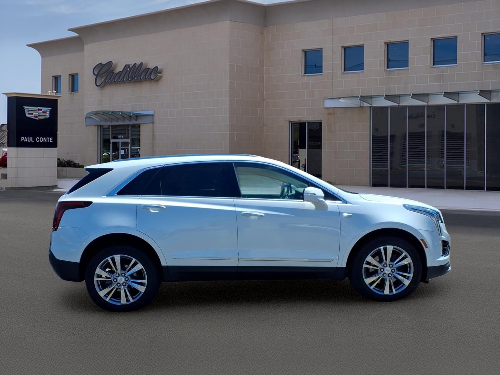 Certified 2023 Cadillac XT5 Premium Luxury AWD/4WD image 4
