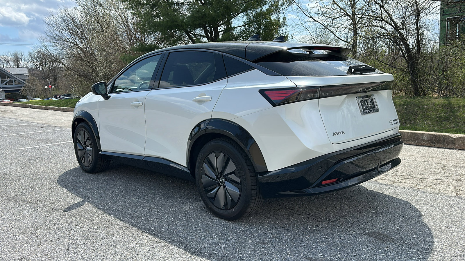 New 2025 Nissan Ariya Platinum image 7