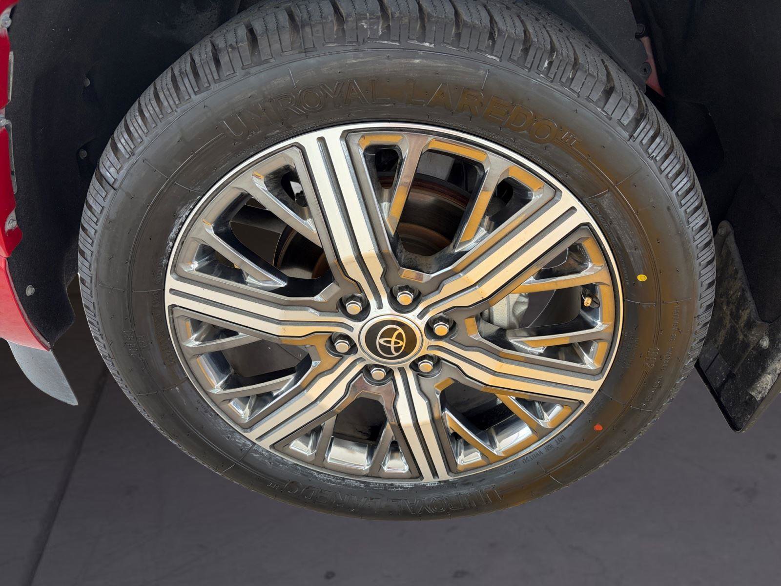 Used 2023 Toyota Sequoia Capstone AWD/4WD image 14