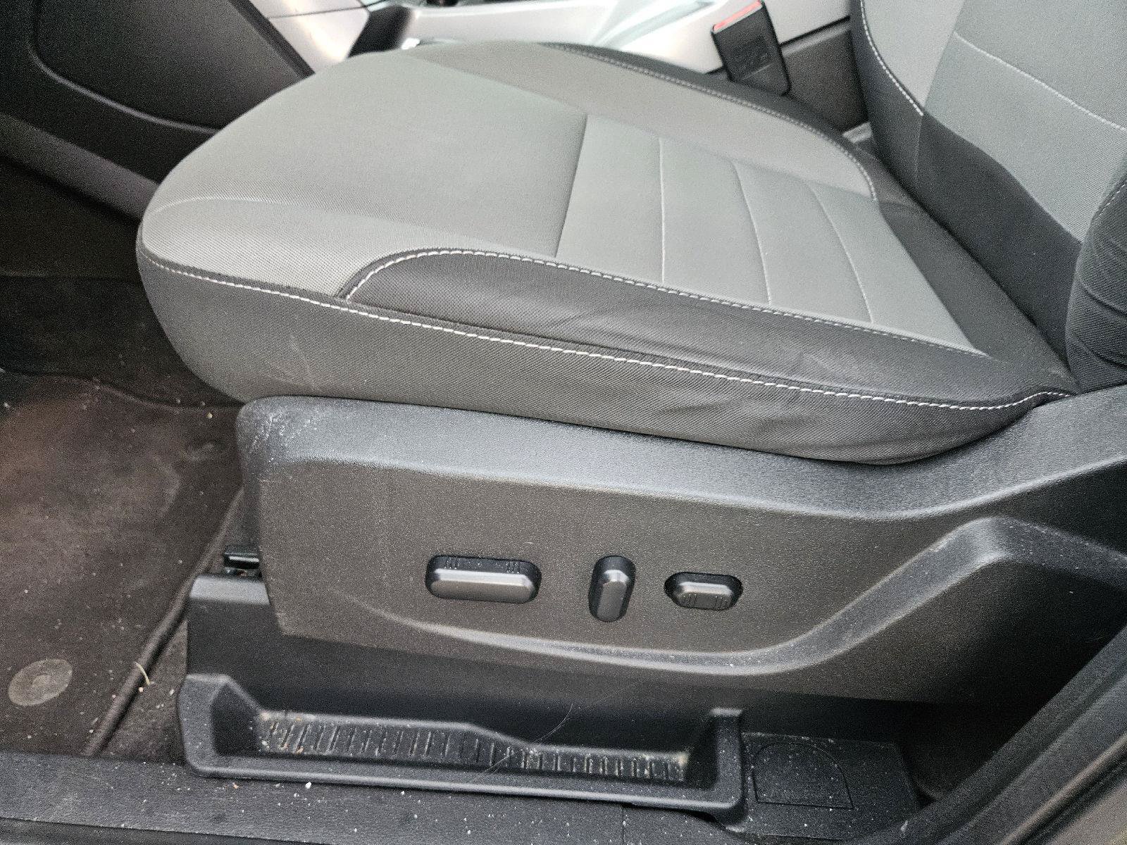 Used 2016 Ford Escape SE w/ Equipment Group 201A FWD image 9