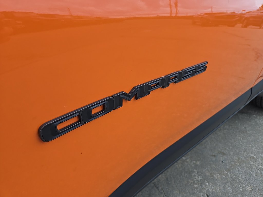 New 2026 Jeep Compass Latitude AWD/4WD image 18