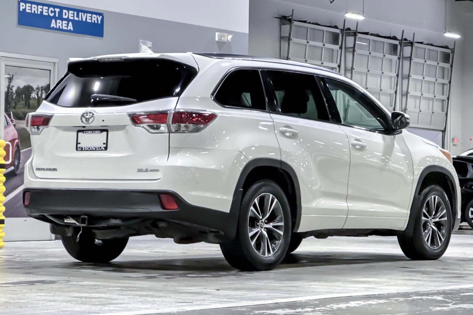 Used 2016 Toyota Highlander XLE AWD/4WD image 8