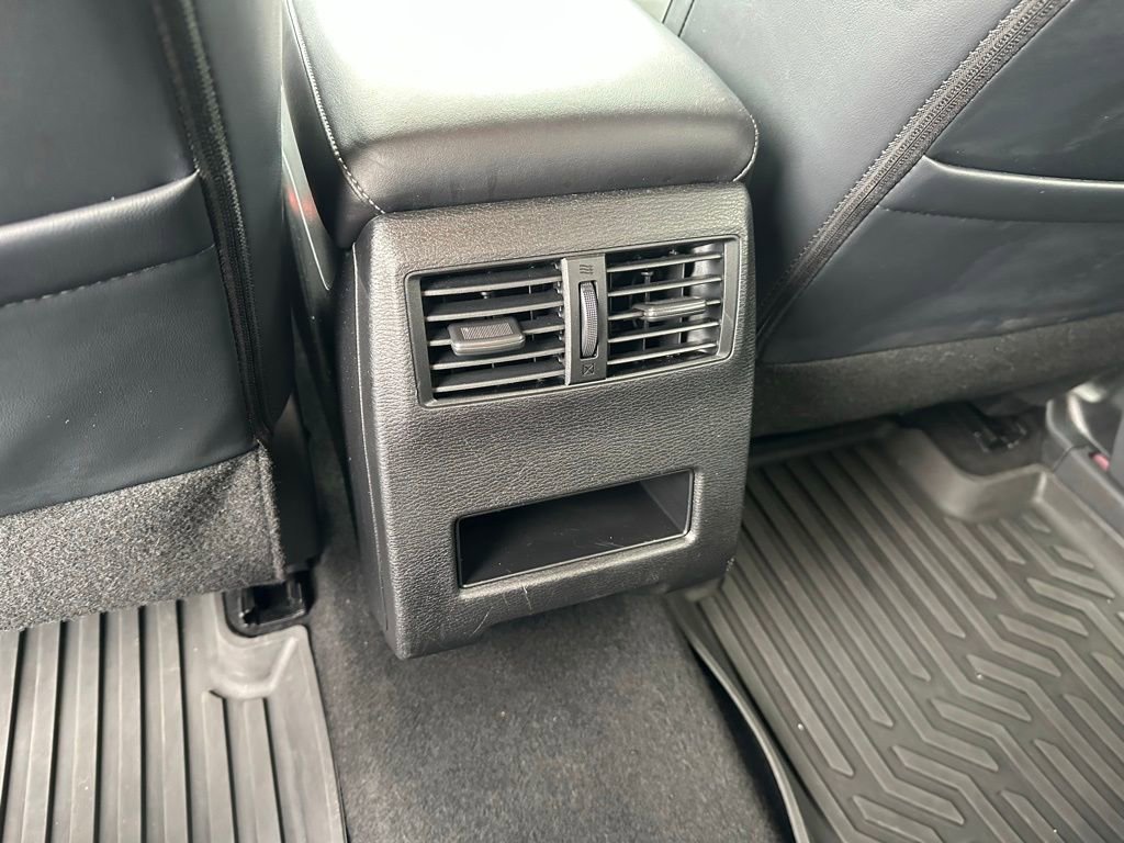 Used 2024 Mitsubishi Outlander SE image 30