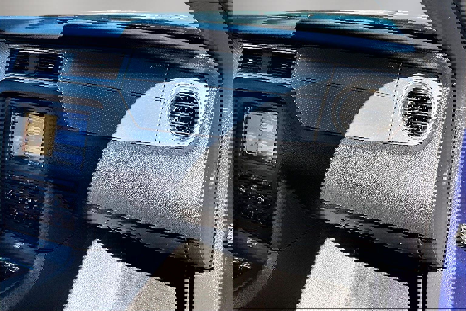 Used 2012 Ford Mustang Shelby GT500 w/ Electronics Pkg image 25