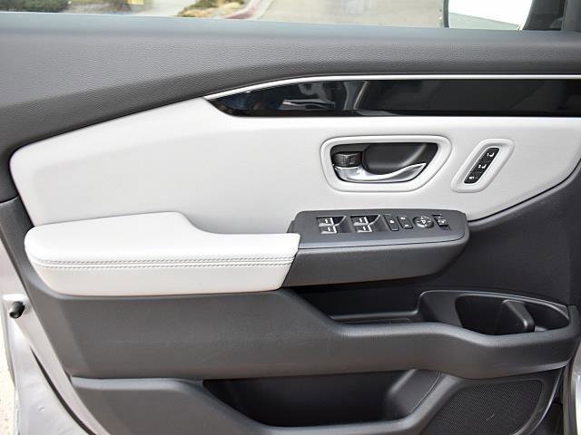 Used 2024 Honda Pilot Touring image 13