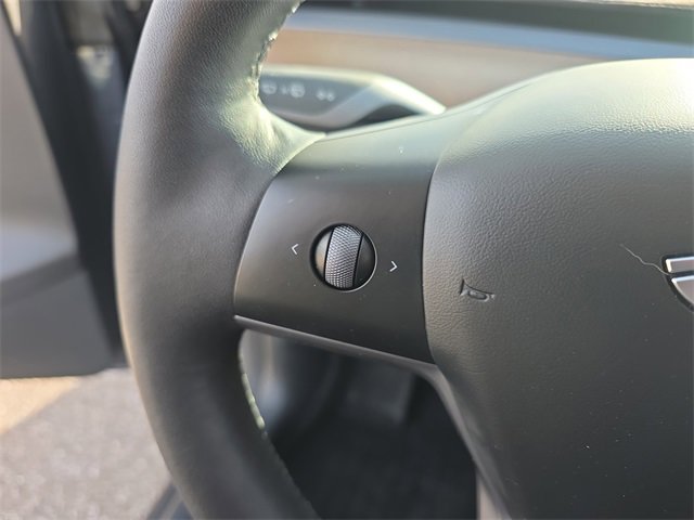 Used 2023 Tesla Model Y Long Range image 30