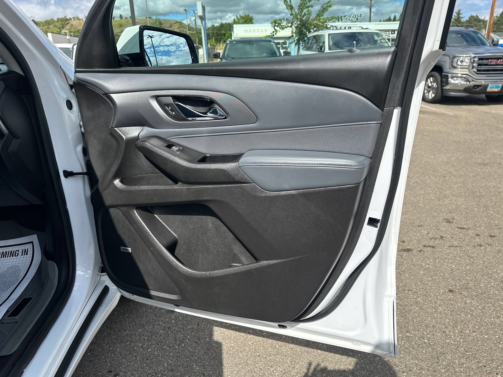 Used 2018 Chevrolet Traverse Premier AWD/4WD image 41