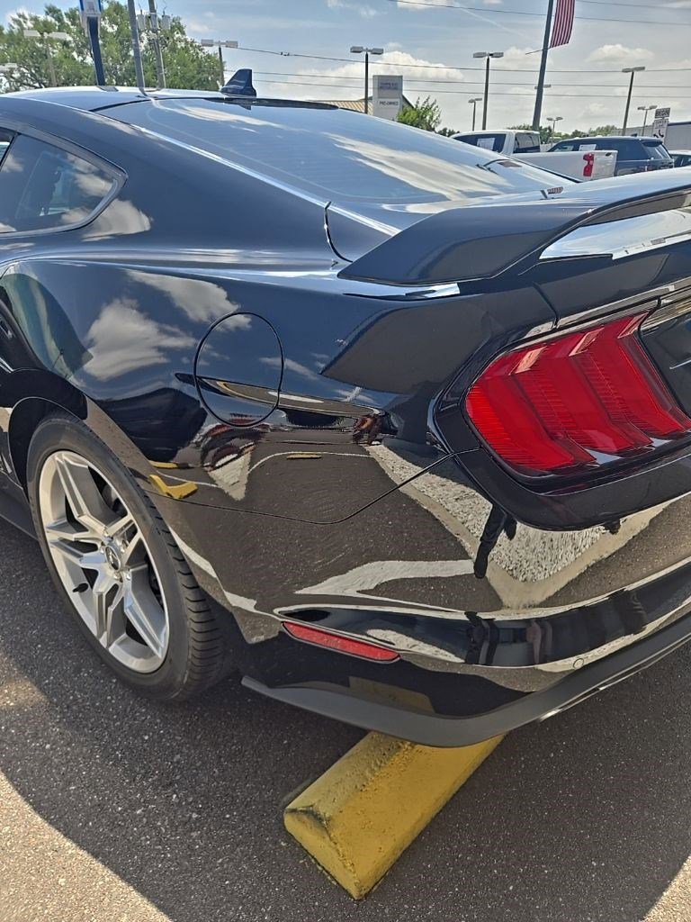 Used 2021 Ford Mustang GT Premium w/ GT Performance Package RWD image 14