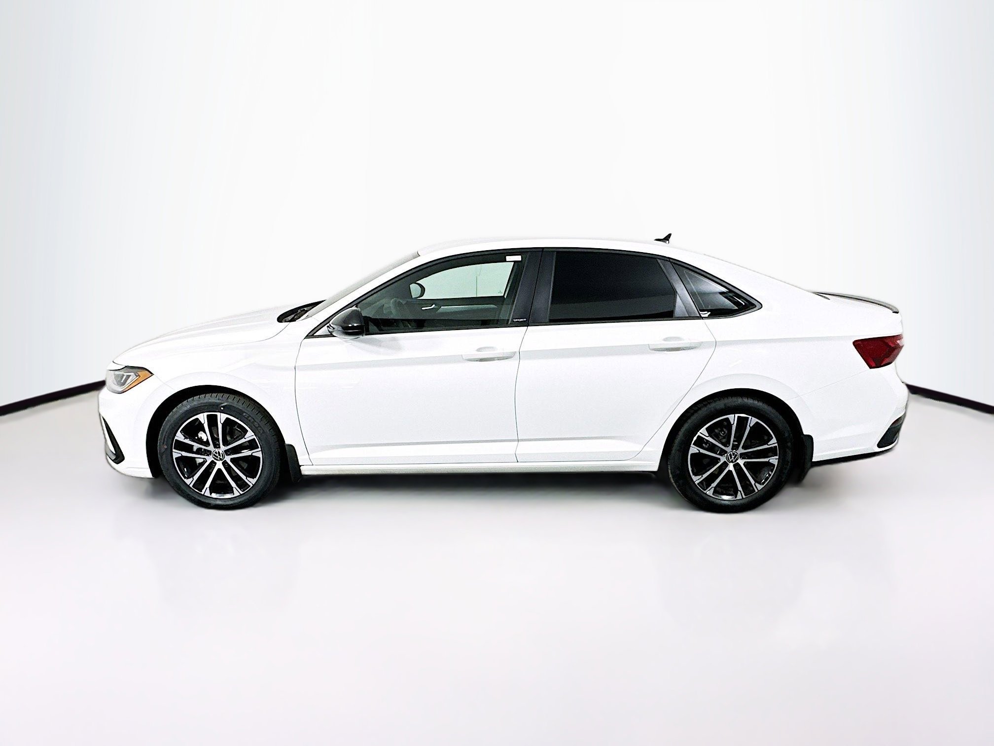 Used 2025 Volkswagen Jetta Sport image 4