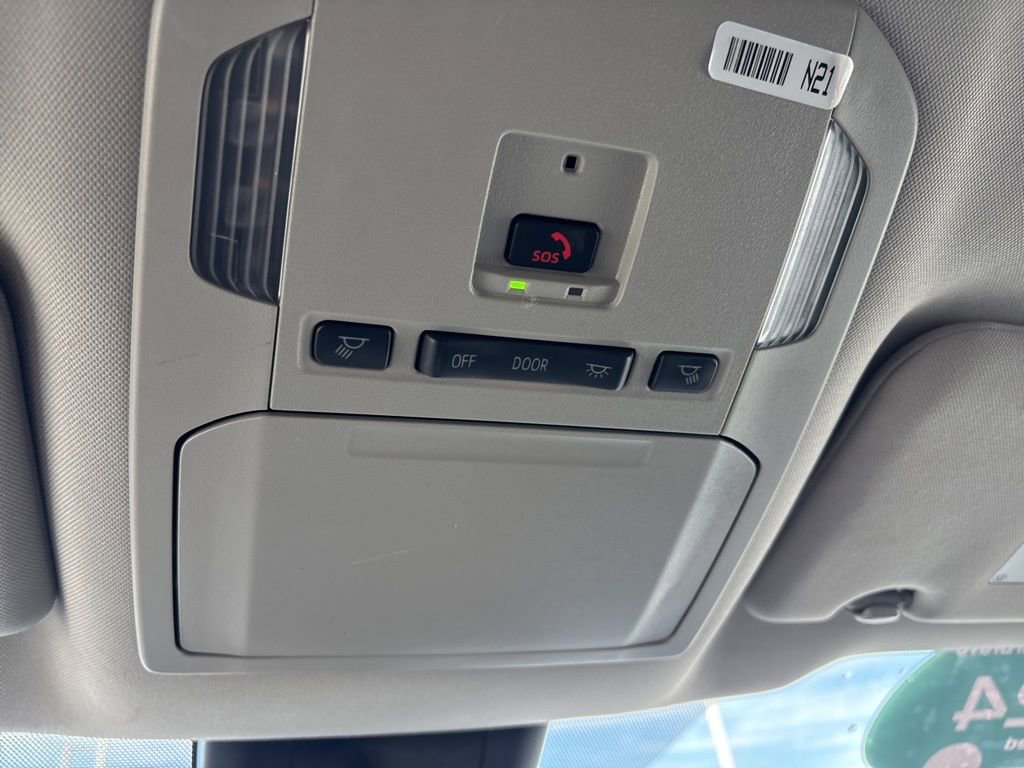 Used 2024 Toyota Highlander LE image 31