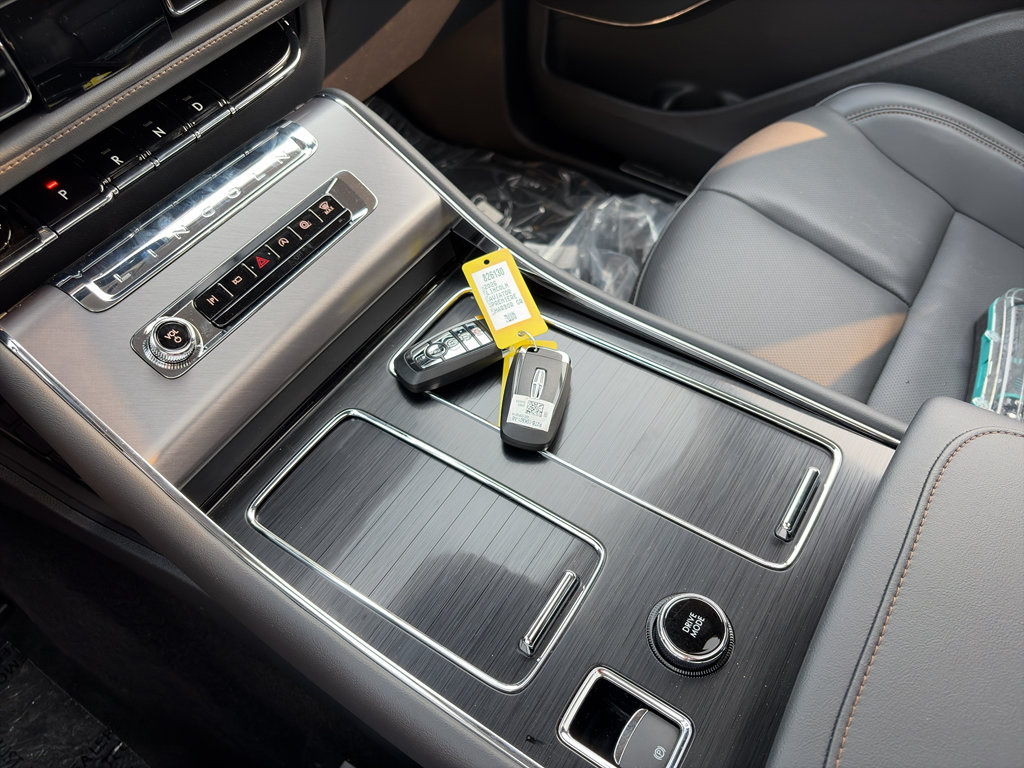 New 2026 Lincoln Aviator AWD image 28